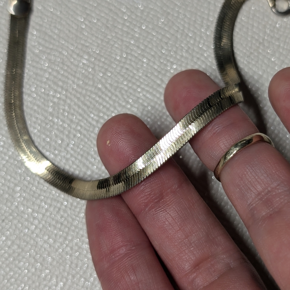 Elegant Gold Herringbone Bracket Thick